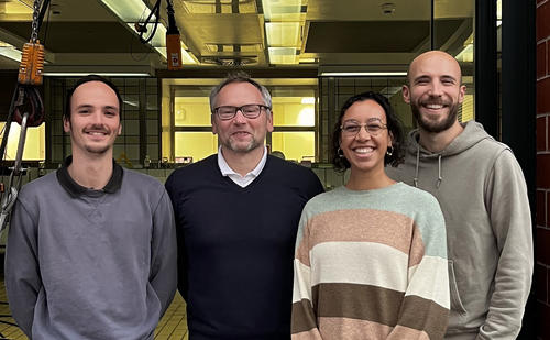 AG Klopffleisch (v.l.n.r): Malte Baeblich, Prof. Robert Klopfleisch, Chloé Puget und Thomas Conrad